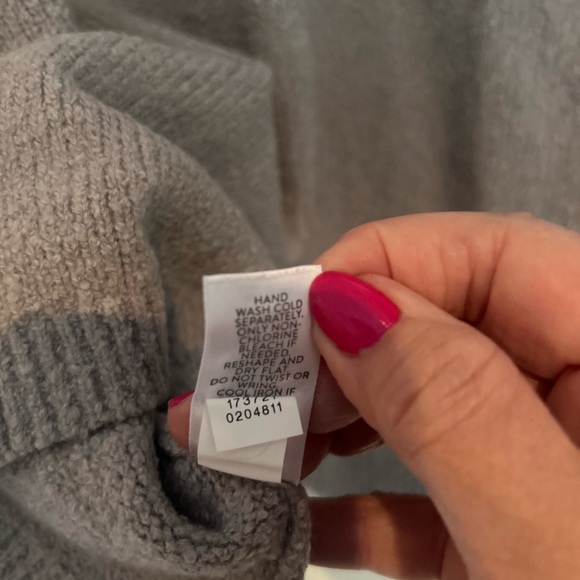 J Jill Light Gray Cowl Neck Sweater. L. NWT. - Picture 3 of 5